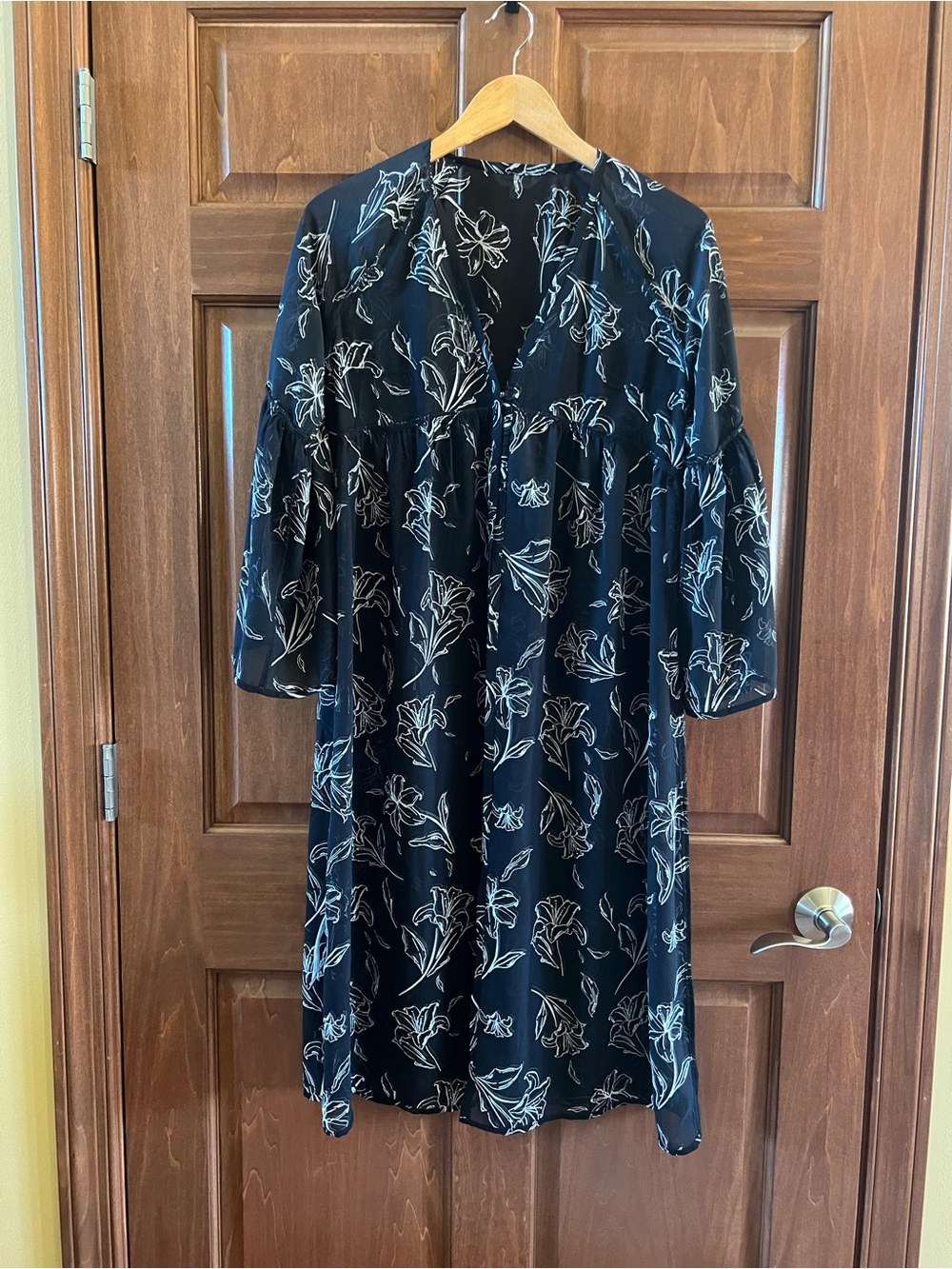 MOUSSY Duster Chiffon Dress with Bell Sleeves Floral Black White One Size